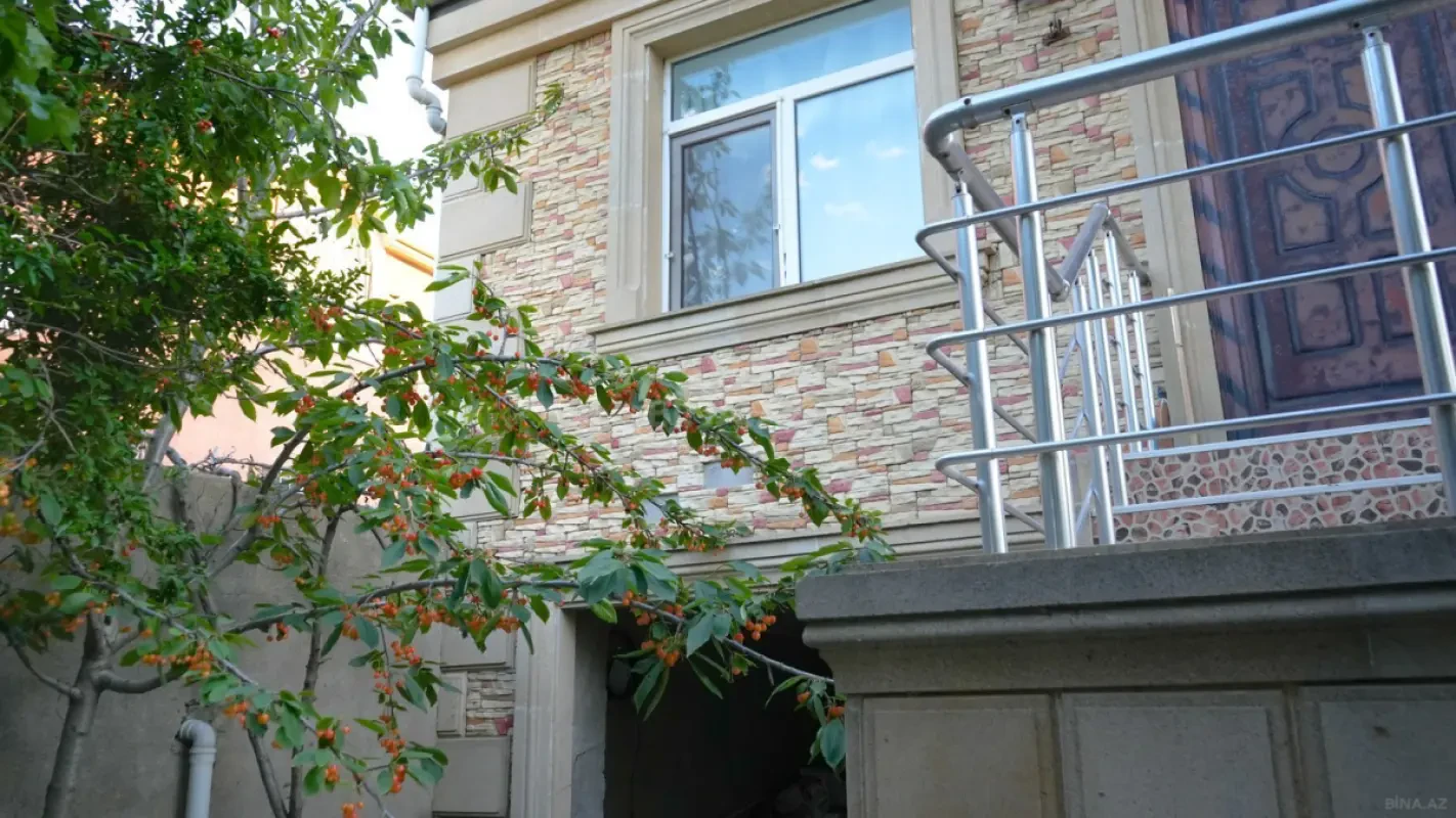 Satılır 4 otaqlı həyət evi 128 m²