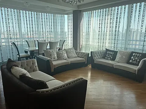 Kirayə verilir 4 otaqlı mənzil 235 m² — Bakı 4 otaq 235.00 m²