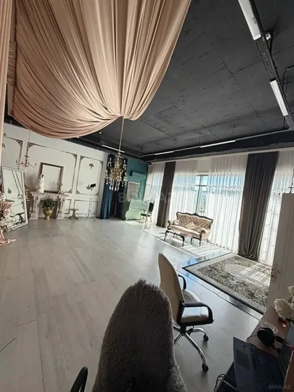 Kirayə verilir obyekt 240 m²