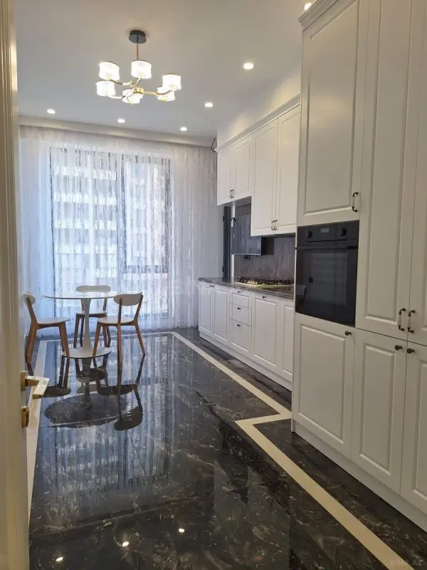Kirayə verilir 2 otaqlı mənzil 100 m²