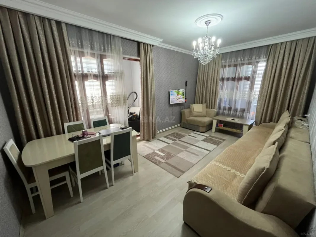 Kirayə verilir 2 otaqlı mənzil 80 m²
