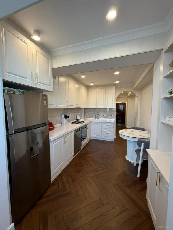 Satılır 2 otaqlı mənzil 73 m²