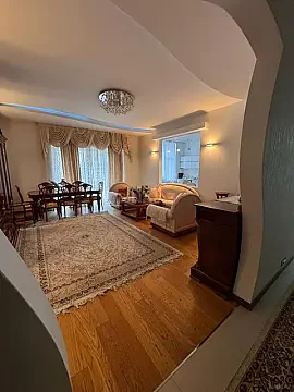 Kirayə verilir 3 otaqlı mənzil 150 m² — Bakı 3 otaq 150.00 m²