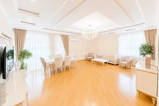 Satılır 4 otaqlı mənzil 225 m² — Bakı 4 otaq 225.00 m²
