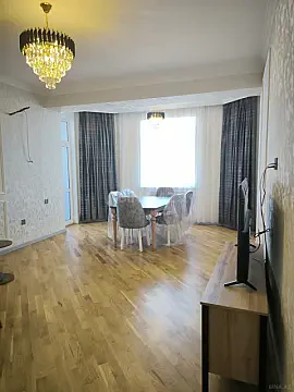 Kirayə verilir 3 otaqlı mənzil 150 m² — Bakı, Nərimanov 3 otaq 150.00 m²