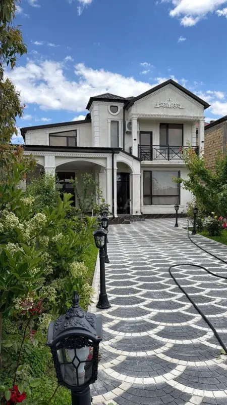 Satılır 7 otaqlı həyət evi 250 m²