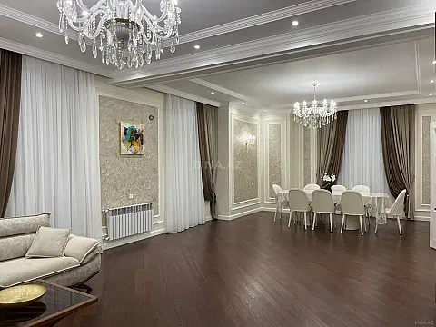 Satılır 6 otaqlı həyət evi 440 m² — Bakı, Əhmədli 6 otaq 440.00 m²