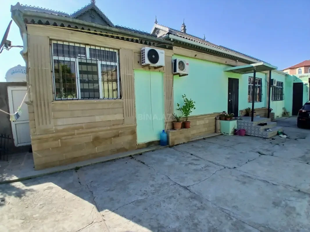Satılır 4 otaqlı həyət evi 200 m²