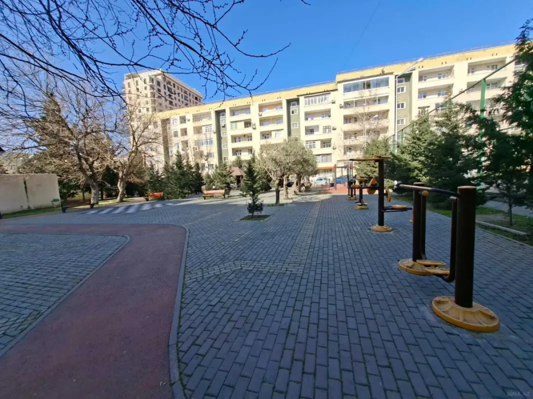 Satılır 5 otaqlı mənzil 120 m²