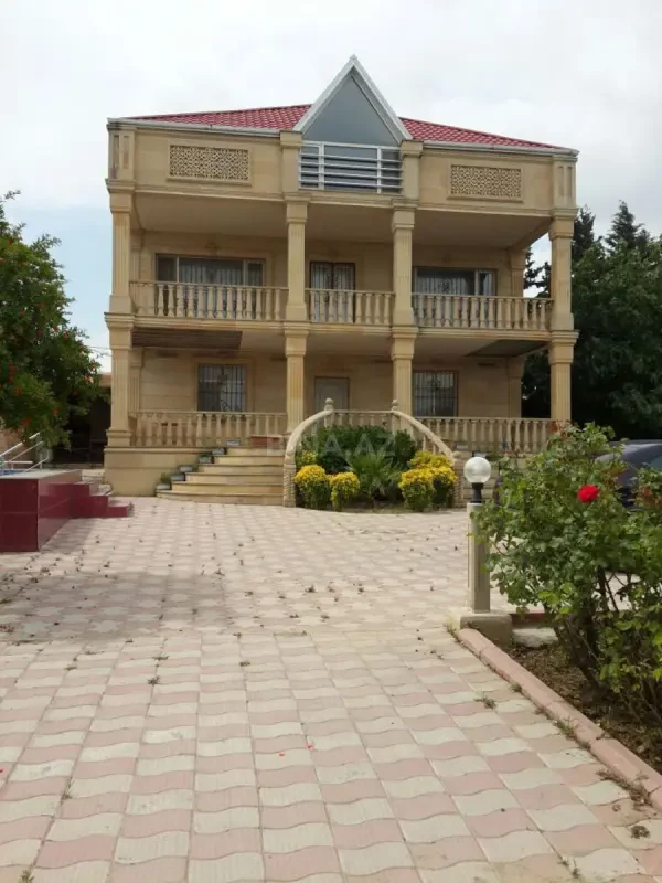 Kirayə verilir 5 otaqlı həyət evi 300 m²