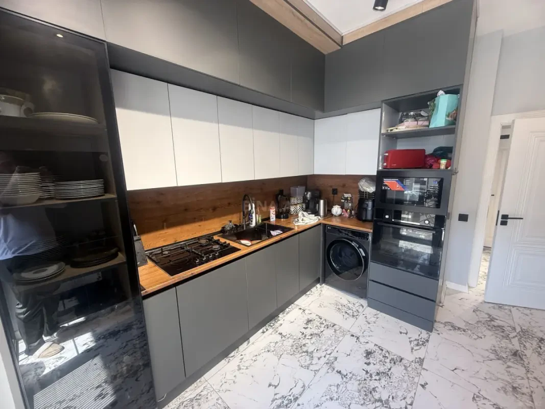 Satılır 2 otaqlı mənzil 67 m²