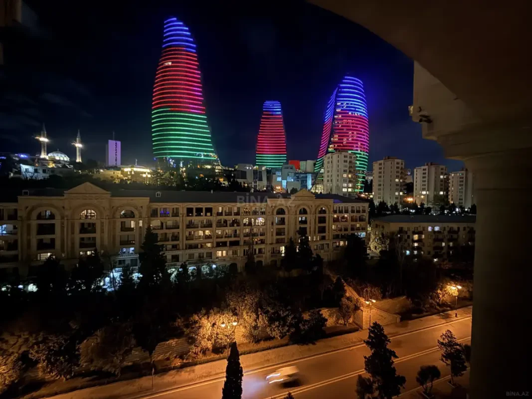 Kirayə verilir 2 otaqlı mənzil 85 m²