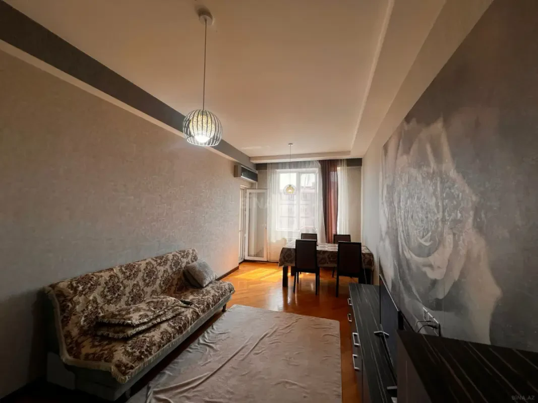 Kirayə verilir 2 otaqlı mənzil 85 m²