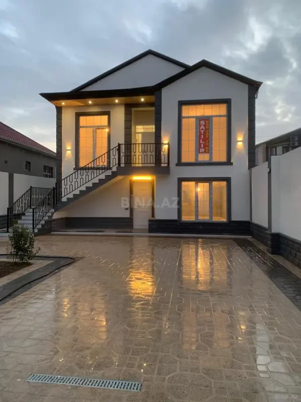 Satılır 5 otaqlı həyət evi 220 m²