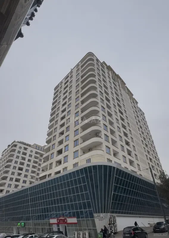 Satılır 3 otaqlı mənzil 130 m²