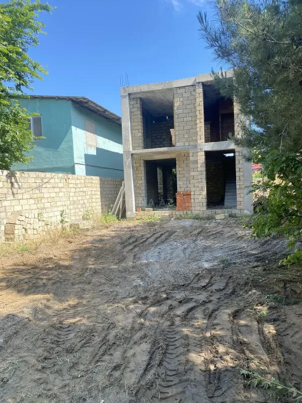 Satılır 5 otaqlı həyət evi 180 m²