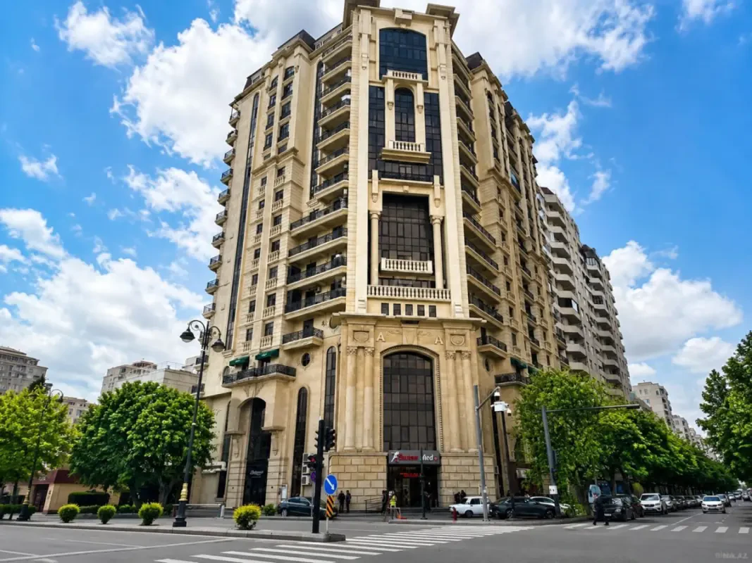 Satılır 2 otaqlı mənzil 96 m²