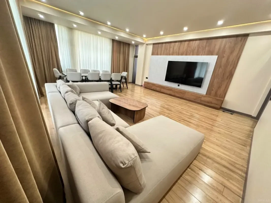 Kirayə verilir 3 otaqlı mənzil 145 m²