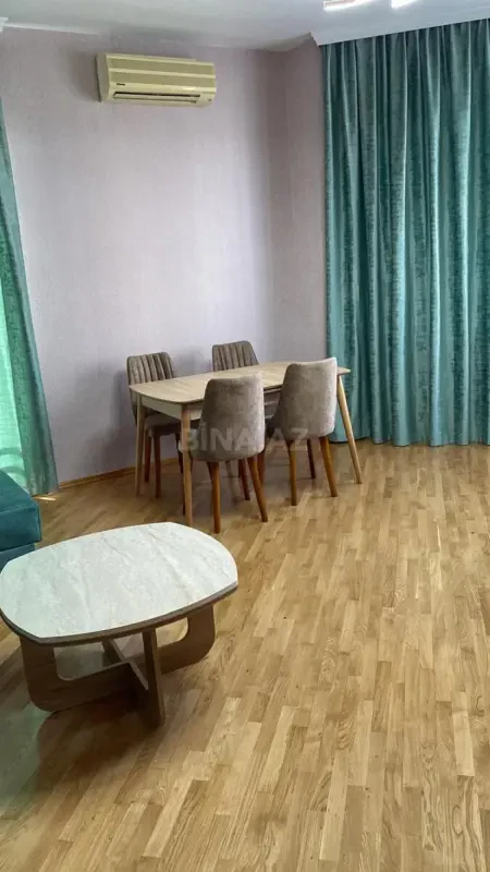 Kirayə verilir 2 otaqlı mənzil 107 m²