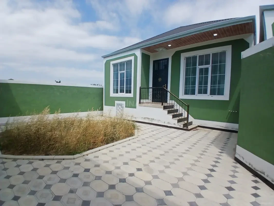 Satılır 4 otaqlı həyət evi 120 m²