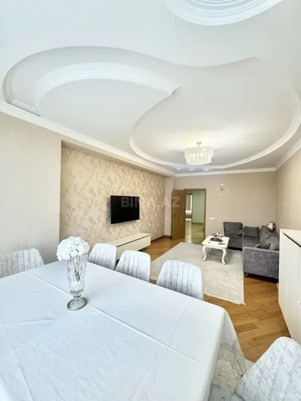 Satılır 2 otaqlı mənzil 100 m²
