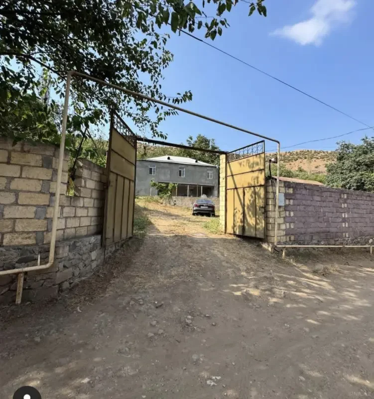 Satılır 5 otaqlı həyət evi 190 m²