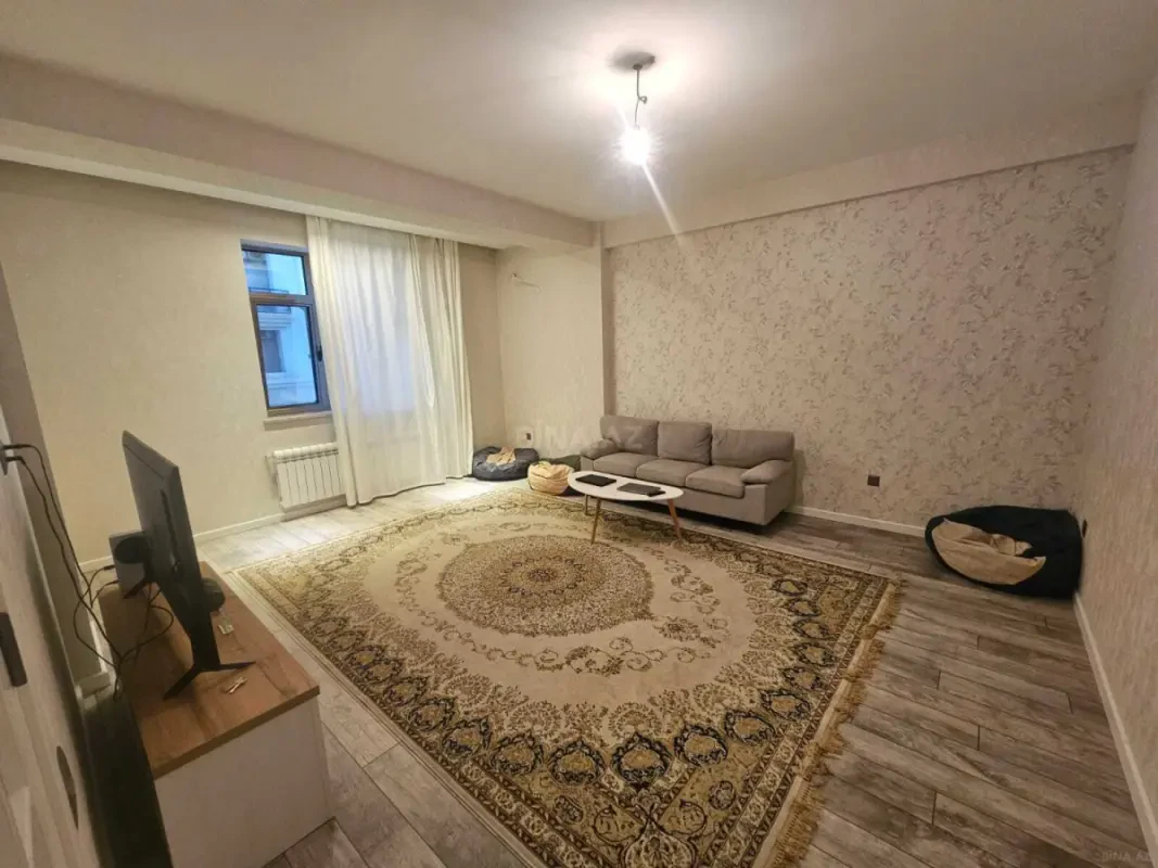 Satılır 3 otaqlı mənzil 130 m²
