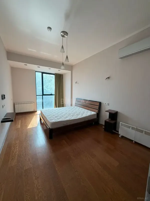 Kirayə verilir 2 otaqlı mənzil 90 m²
