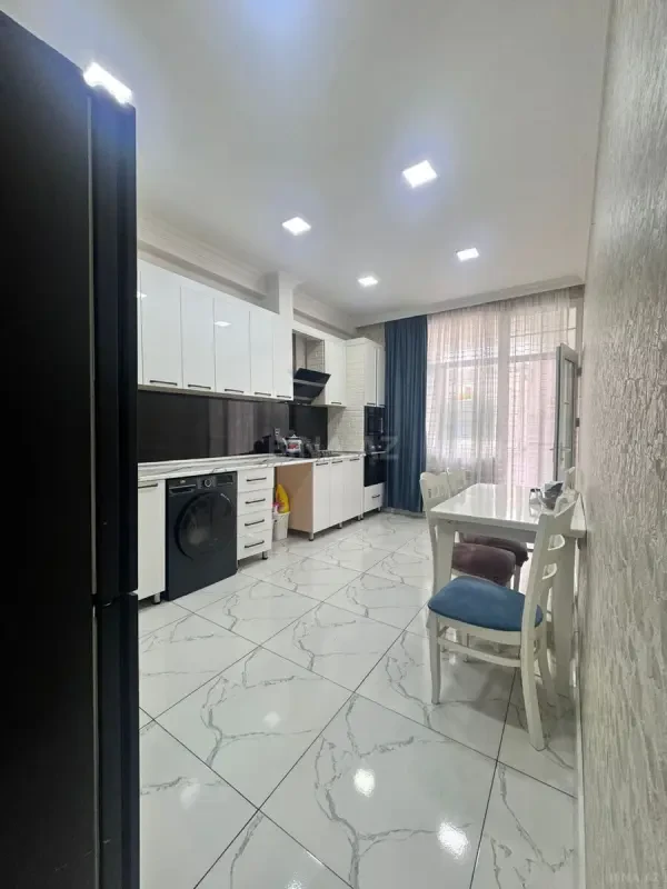 Satılır 3 otaqlı mənzil 96 m²
