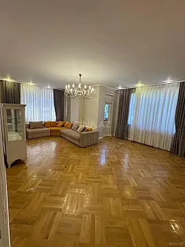 Satılır 3 otaqlı mənzil 133 m² — Bakı 3 otaq 133.00 m²