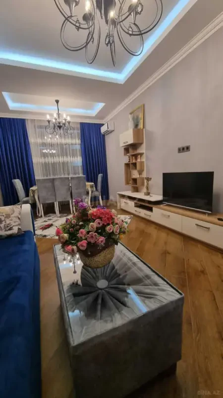Kirayə verilir 2 otaqlı mənzil 67 m²