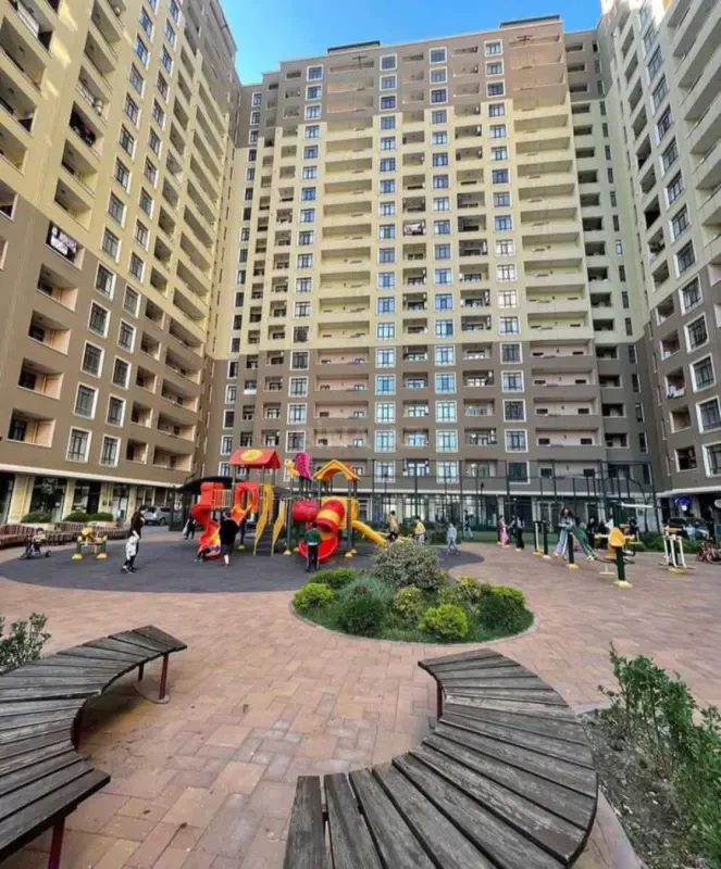 Kirayə verilir 3 otaqlı mənzil 137 m²