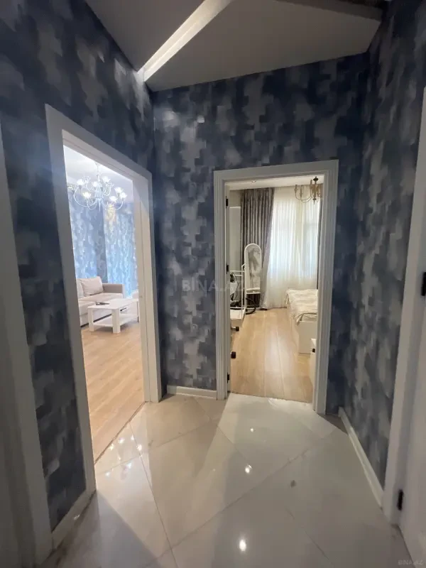 Kirayə verilir 2 otaqlı mənzil 67 m²