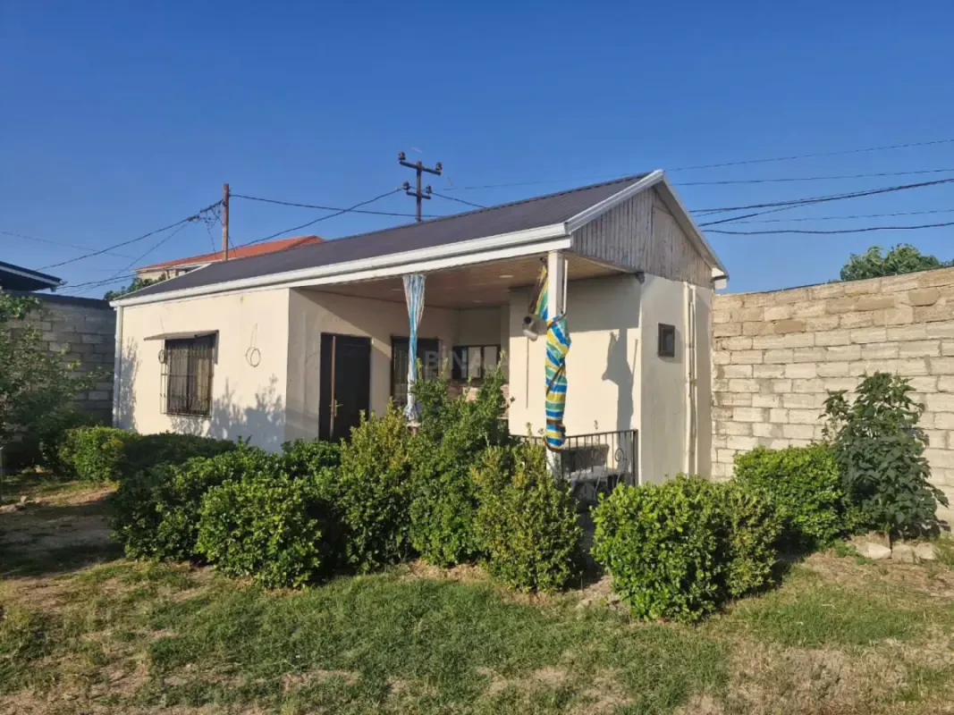 Satılır 1 otaqlı həyət evi 30 m²