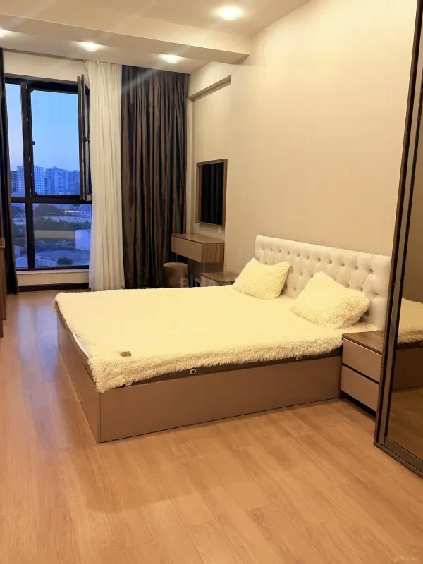 Kirayə verilir 2 otaqlı mənzil 100 m²