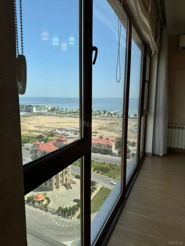 Kirayə verilir 4 otaqlı mənzil 185 m²
