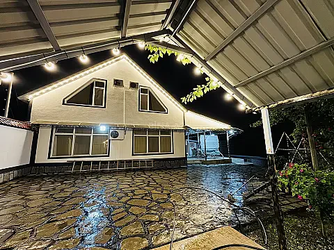 Kirayə verilir 5 otaqlı həyət evi 250 m² — Qəbələ 5 otaq 250.00 m²