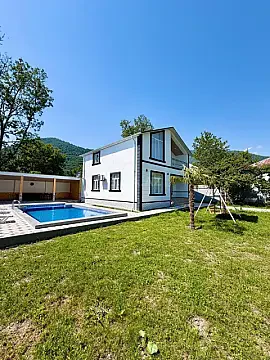 Kirayə verilir 5 otaqlı həyət evi 120 m² — Qəbələ 5 otaq 120.00 m²