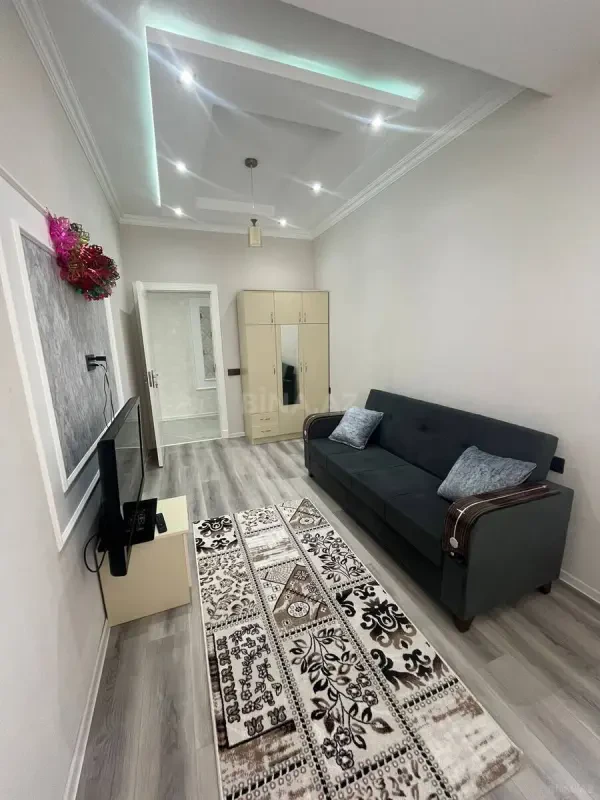 Kirayə verilir 2 otaqlı mənzil 75 m²