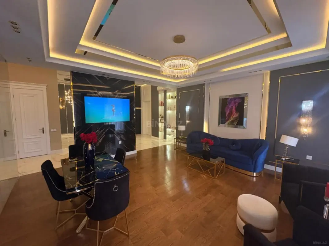 Satılır 3 otaqlı mənzil 132 m²