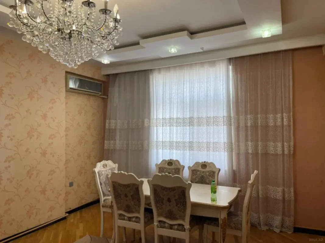 Kirayə verilir 2 otaqlı mənzil 75 m²