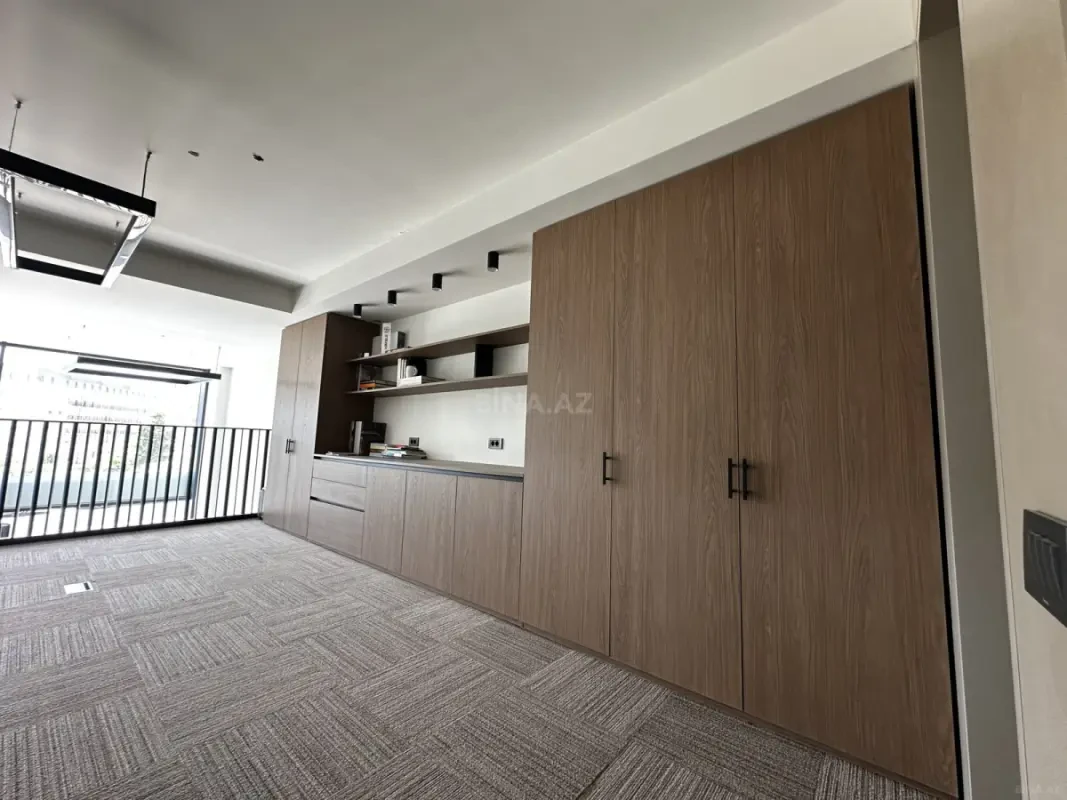 Kirayə verilir obyekt 151 m²