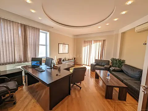 Kirayə verilir 3 otaqlı ofis 101 m² — Bakı 3 otaq 101.00 m²