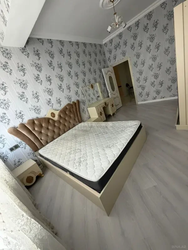 Kirayə verilir 4 otaqlı mənzil 118 m²