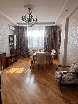 Satılır 3 otaqlı mənzil 130 m² — Bakı 3 otaq 130.00 m²