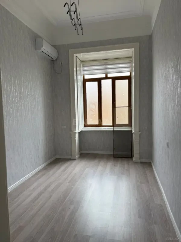 Kirayə verilir 3 otaqlı ofis 130 m²