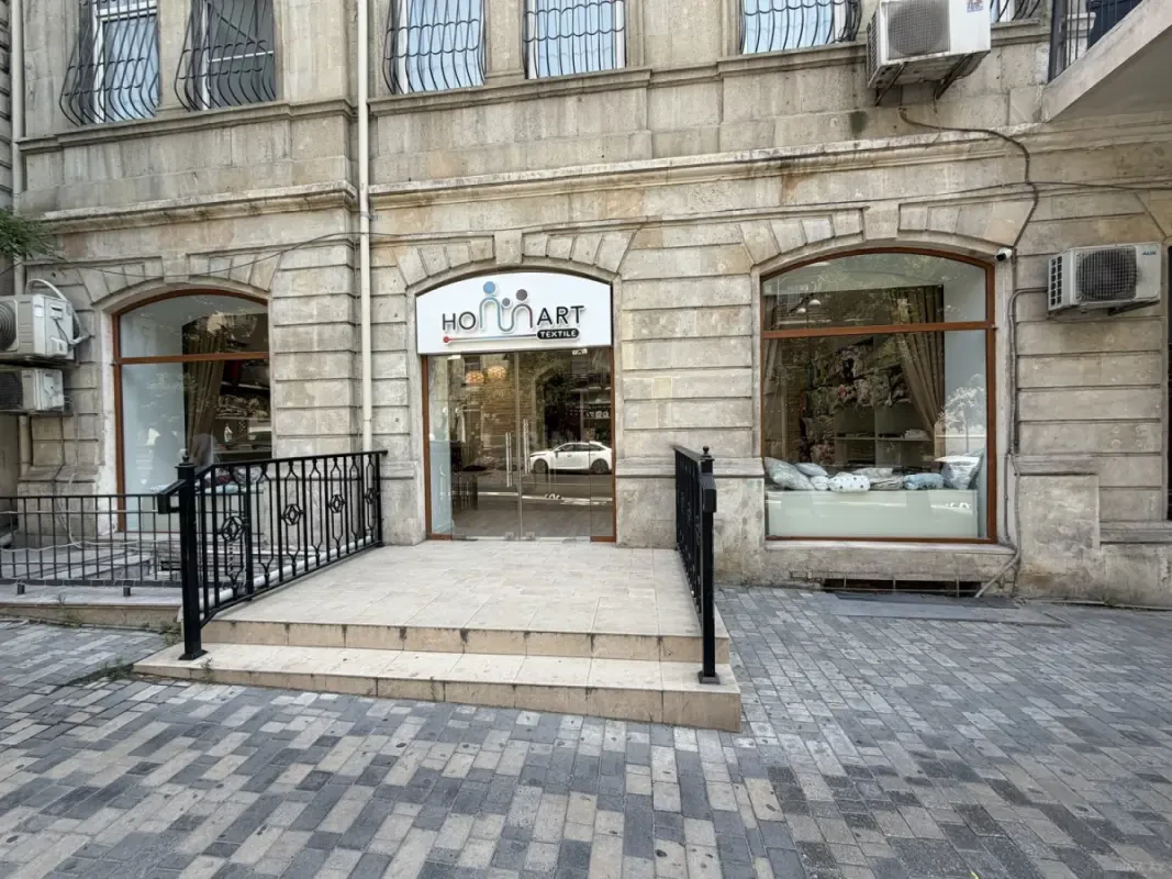 Kirayə verilir obyekt 151 m²