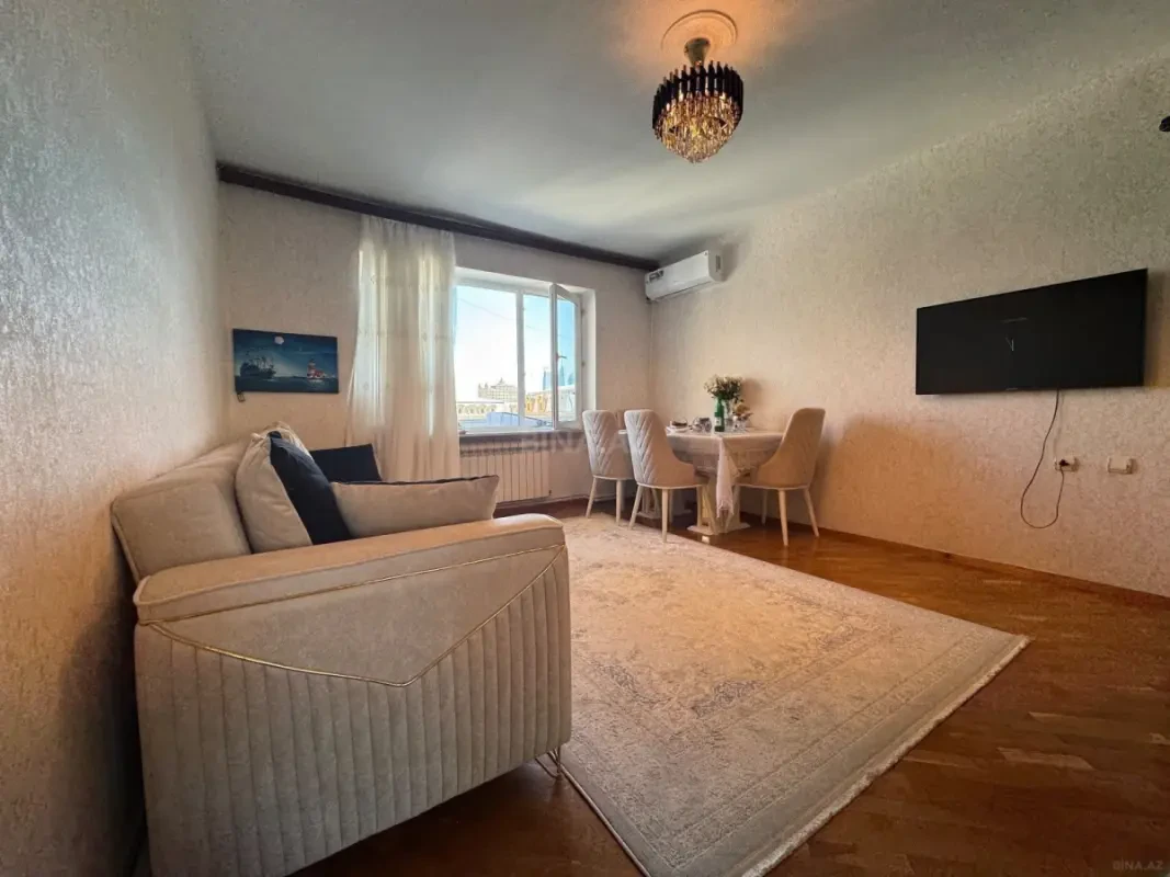 Satılır 2 otaqlı mənzil 68 m²
