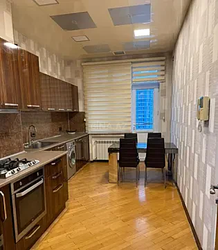 Kirayə verilir 2 otaqlı mənzil 95 m² — Bakı, Nərimanov 2 otaq 95.00 m²