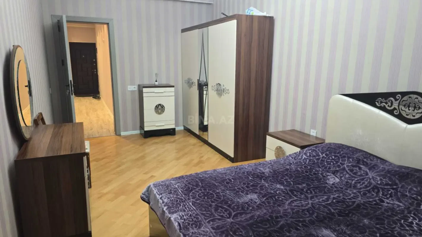 Kirayə verilir 3 otaqlı mənzil 105 m²